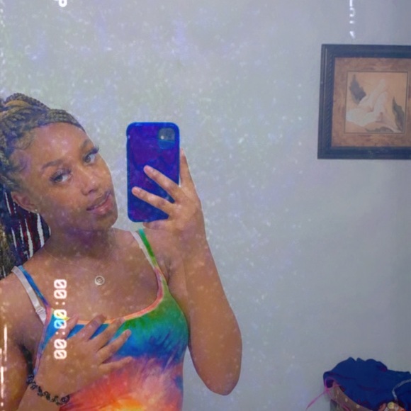 Meet your Posher, Essence - Picture 1 of 1